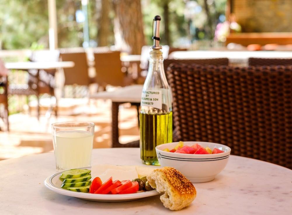 νέα ελβετία 3* Πλάτρες